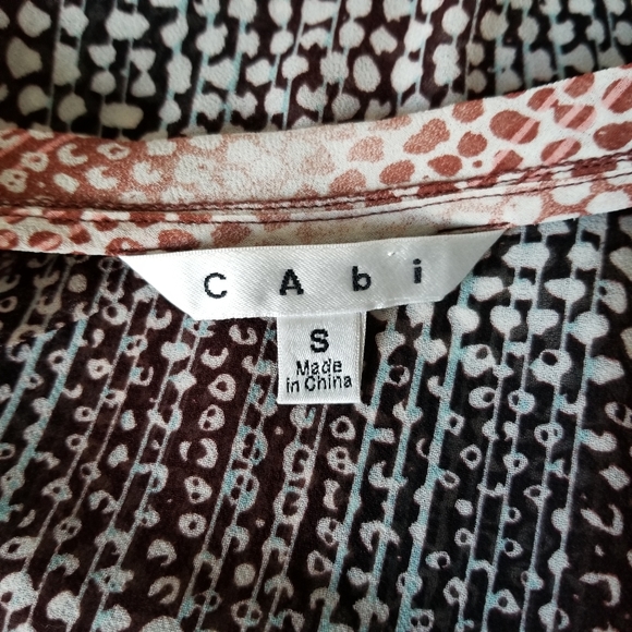 Cabi Abstract Dolman Top - Picture 4 of 5